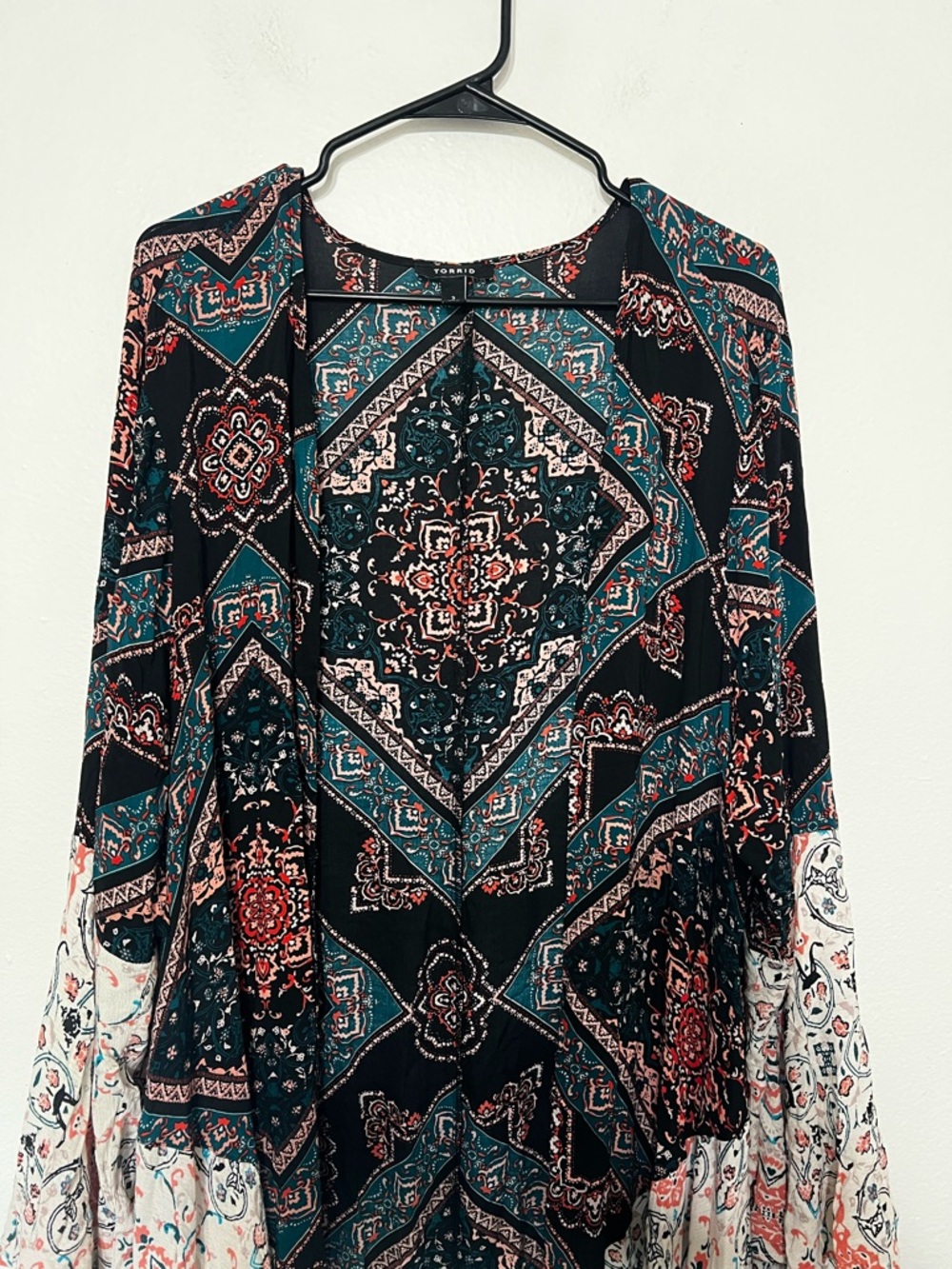 Torrid Chiffon High-Low Kimono in a Boho Medallion Pattern Size 3x - Picture 4 of 9